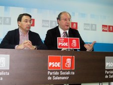 Los socialistas Enrique Cabero (drcha.) y Fernando Pablos (izq.)