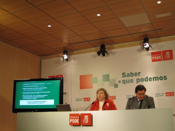 Clara Aguilera y José Entrena en rueda de prensa