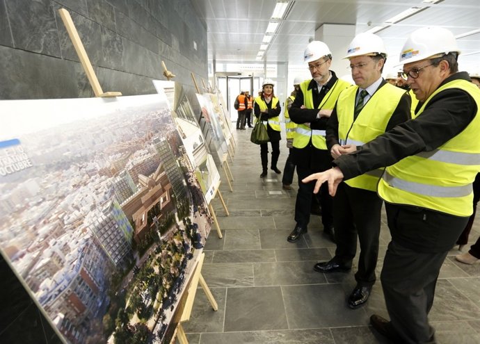 El conseller Juan Carlos Moragues en su visita a la Ciudad Administrativa