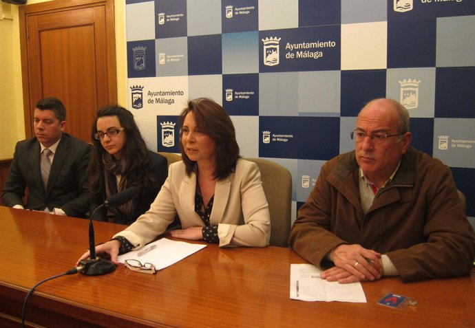 La delegada municipal Esther Molina y asociaciones de consumidores