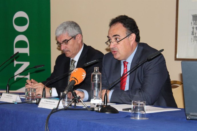 El presidente de la CHG, Manuel Romero, a la derecha