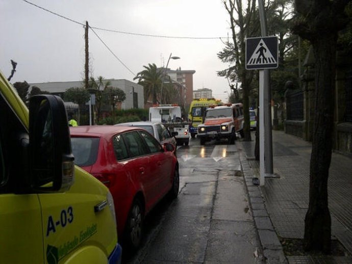 Accidente con tres heridos en el casco urbano de Castro Urdiales