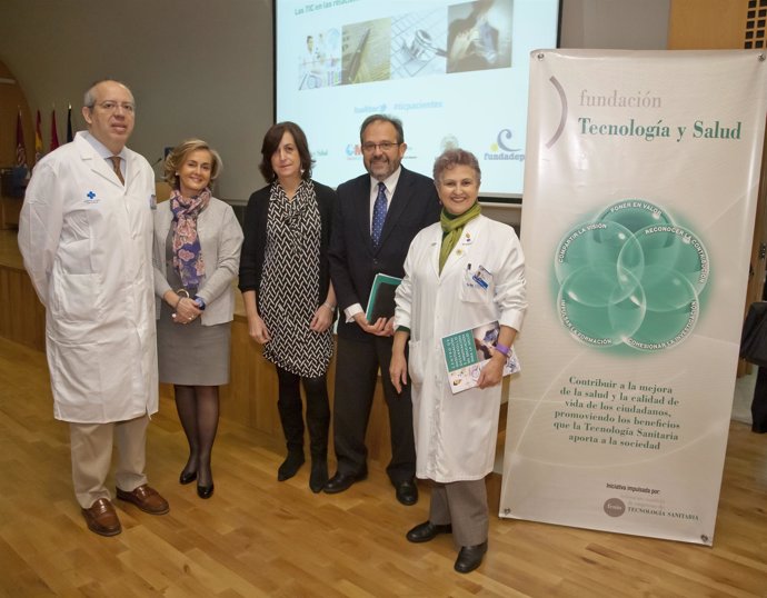 Imagen de los expertos de FTYS y FUNDADEPS durante la celebración de la jornada