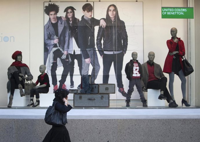Recurso De Un Escaparate De Benetton