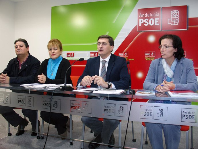 Rueda de prensa del secretario provincial del PSOE, José Luis Sánchez Teruel 