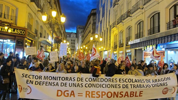 Manifestación de monitoras de comedor escolar de Aragón