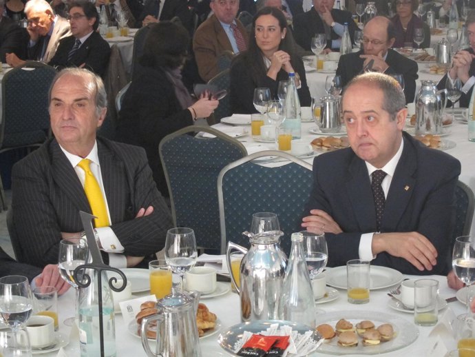 J.Gay de Montellà (Fomento) y el conseller F.Puig