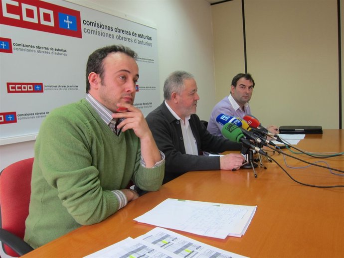 Por la izquierda, Valle, Pino y Cortiguera, en rueda de prensa.