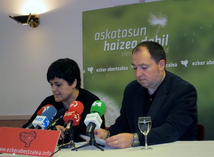 Marian Beitialarrangoitia y Pernando Barrena (IA)