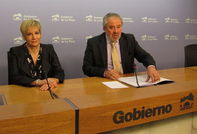 José Ángel Nieto, consejero de Salud, y Marí Luz de los Mártires, 