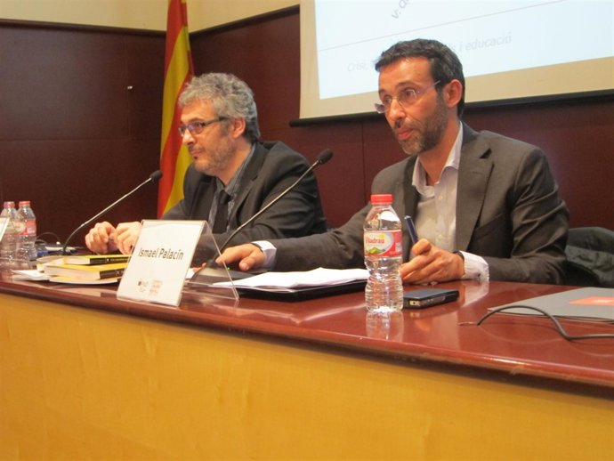 El sociólogo X.Martínez-Celorrio y dtor. Fundació Jaume Bofill, Ismael Palacín