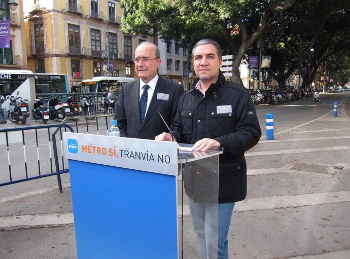 El alcalde de Málaga y Elías Bendodo presentan una campaña del metro soterrado