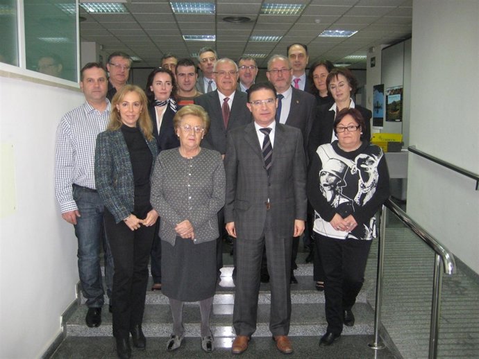El conseller junto a miembros del Consell de Festes