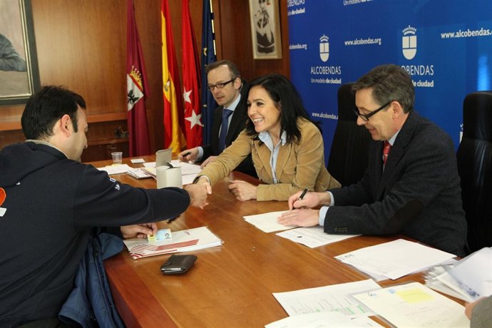 Firma de contratos plan PITRAS