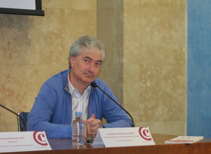  El Vicedirector Del Centro De Investigación Del Cáncer, Atanasio Pandiella.