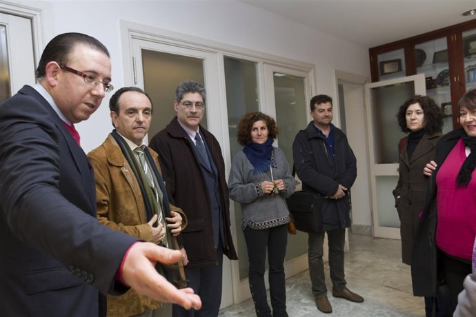 El consejero de Turismo, Rafael Rodríguez, visita Aracena. 