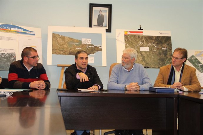 Elías Bendodo presenta la mejora de la MA-5403 de Ardales a El Chorro