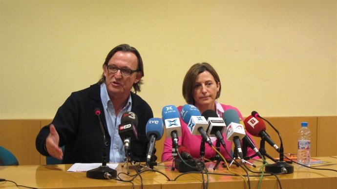 Josep Maria Vila d'Abadal (AMI) y Carme Forcadell.