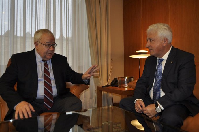 El Justicia de Aragón entrega a Biel el informe anual de 2012