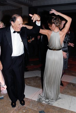 El Marqués y su acompañante bailando