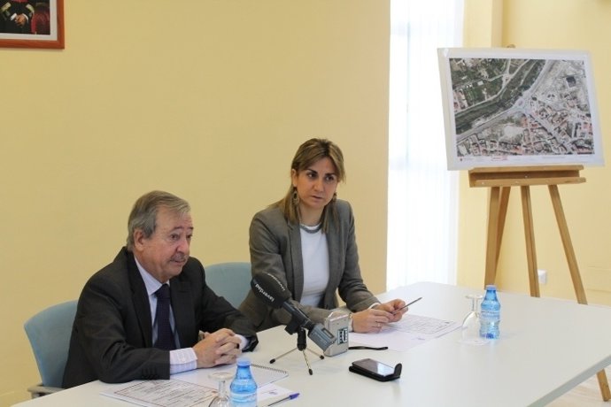 El director general de Carreteras y la alcaldesa de Archena 