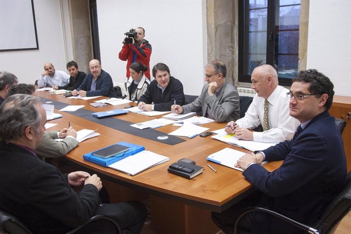 Un momento de la tercera reunión entre sindicatos agrarios y Medio Rural