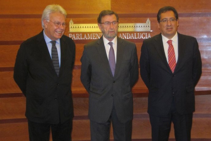 Felipe González, Manuel Gracia y Antonio Pulido, hoy en el Parlamento andaluz