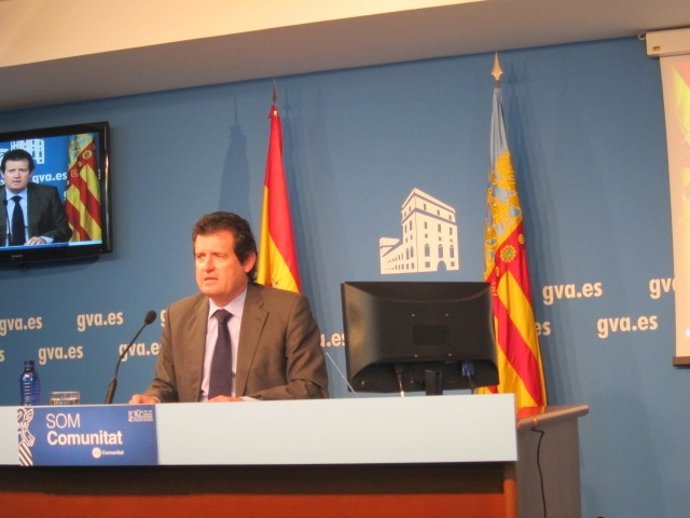 Císcar en la rueda de prensa tras el pleno del Consell