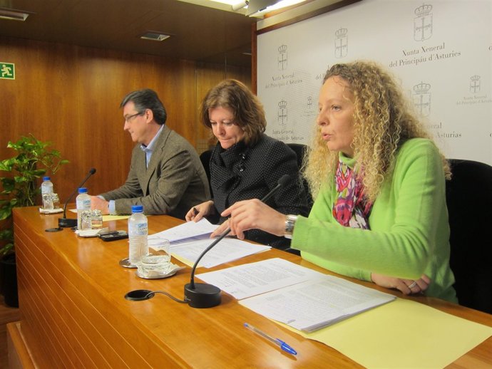 Pela drecha, Martín, Flórez y Prendes, en rueda prensa.