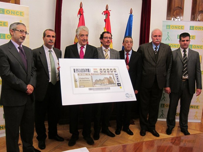 Presentación del cupón con la imagen de la Catedral