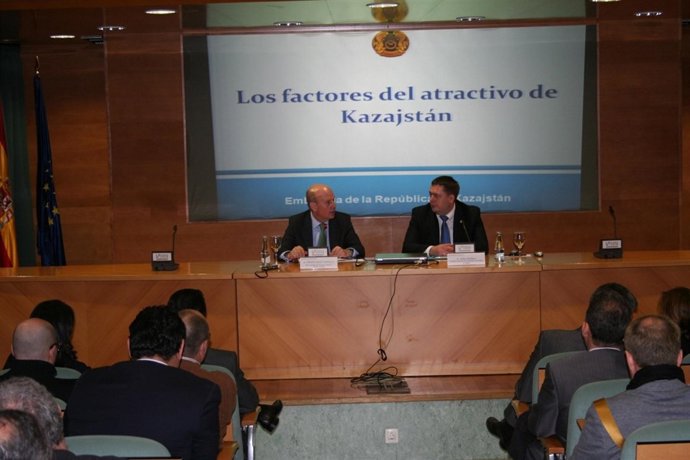 Buch interviene en la jornada sobre oportunidades de negocio en Kazajstán.