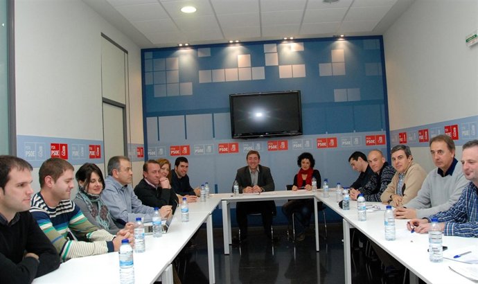 Reunión del PSN con representantes sindicales de Policías de Navarra.