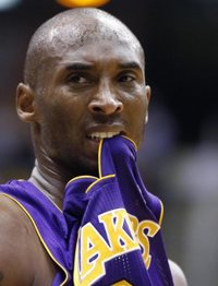 Baloncesto/NBA.- Kobe Bryant (Lakers) y LeBron James (Heat) lideran las votaciones para el 'All-Star'