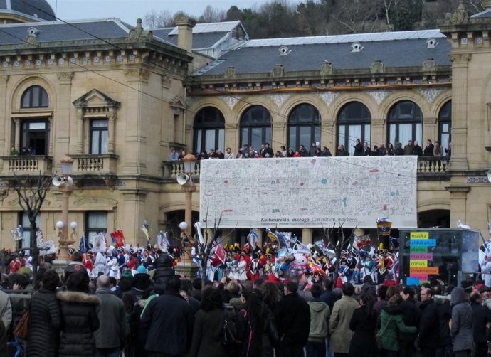 Tamborrada de inicio al bicentenario 1813 de San Sebastian