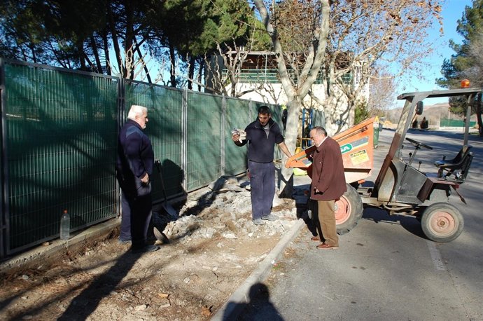 Mejoras en el entorno de las piscinas de Fraga