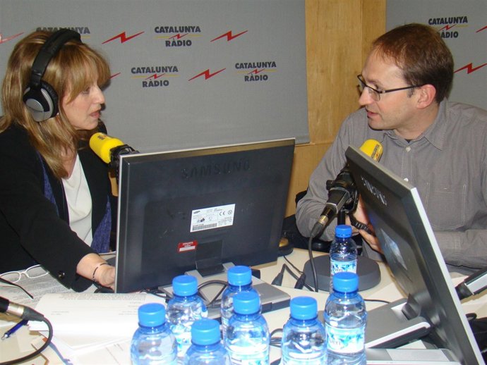 Sílvia Cóppulo y Joan Herrera en el 'El suplement' de Catalunya Radio