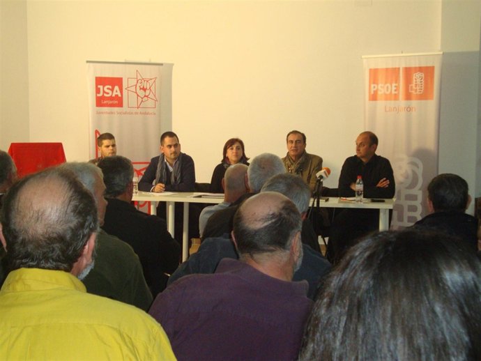 Reunión en la Casa del Pueblo de Lanjarón