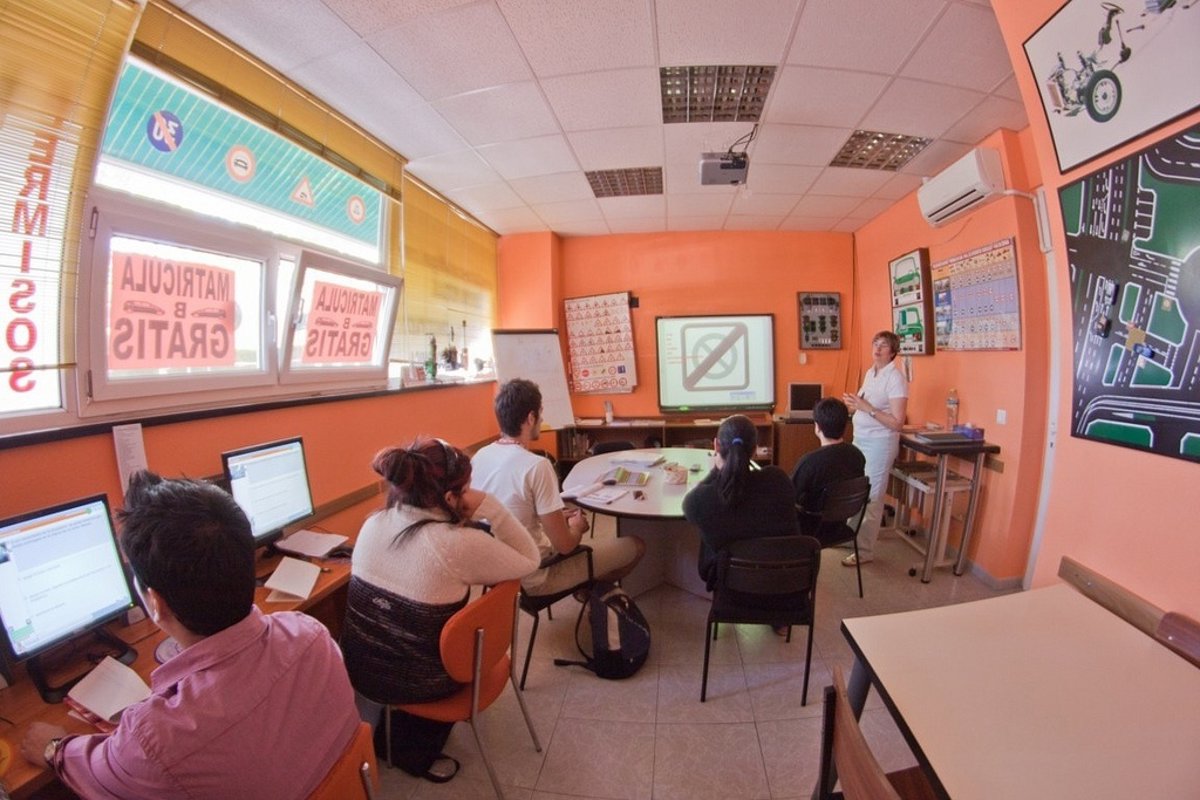 Entran en vigor los nuevos exámenes teóricos y prácticos de conducir Entran en vigor los nuevos exámenes teóricos y prácticos de conducir