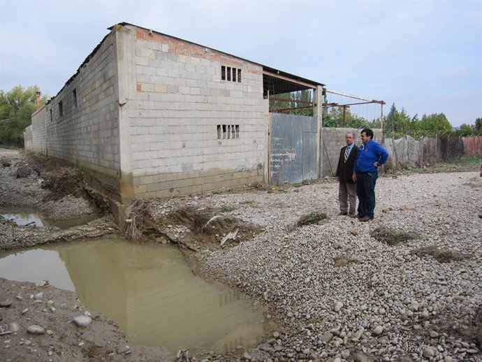 Vivienda Ilegal de Peñaflor afectada por crecida Gállego en octubrre