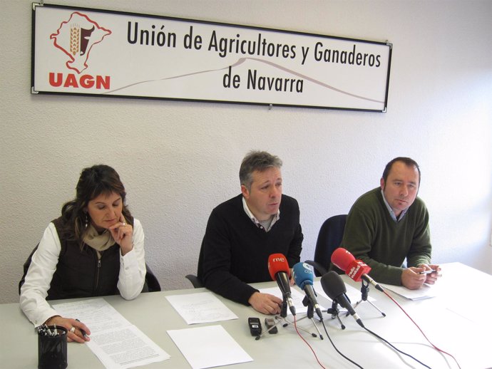 Miren Sanz, Félix Bariáin (c) y David Lezáun, responsables de UAGN.