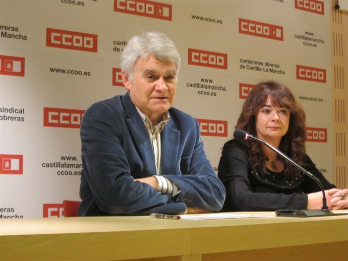 Secretario CCOO de C-LM, José Luis GIl y secretaria de empleo, Lola Santillana