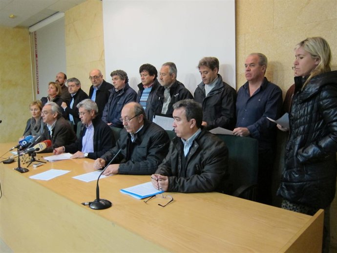 Los miembros de la Plataforma en la rueda de prensa
