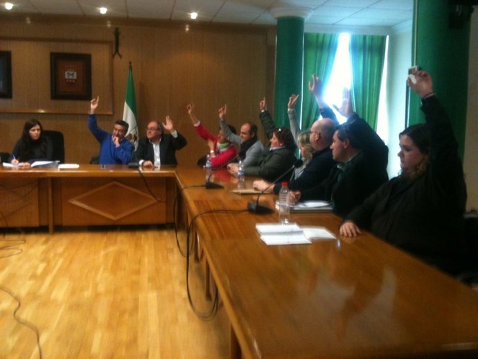 Momento de la votación de la moción de censura en Armilla (Granada)