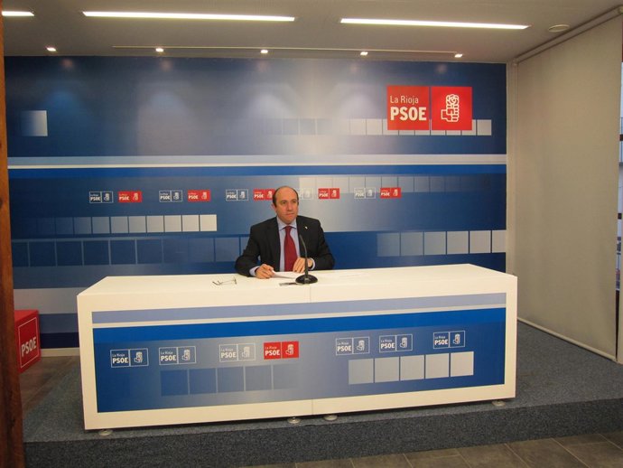 El secretario de Economía del PSOE de La Rioja, Vicente Urquía