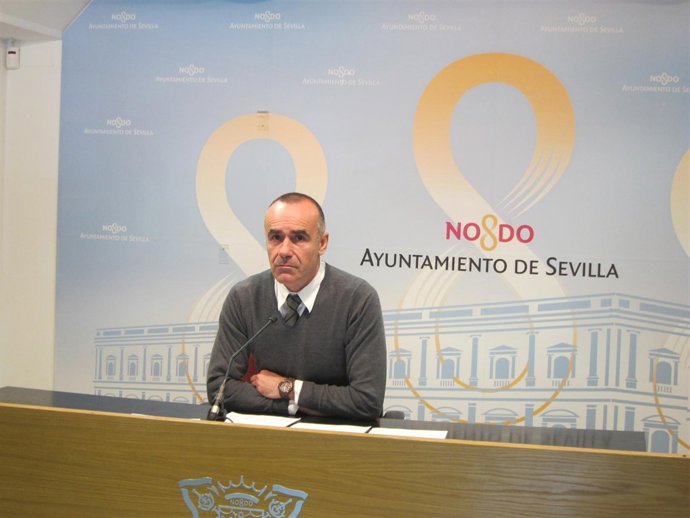 El concejal Antonio Muñoz (PSOE), hoy en rueda de prensa