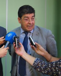 Valderas ve "frivolidad" en las críticas del PP-A a su viaje a Palestina, que considera "tremendamente satisfactorio"