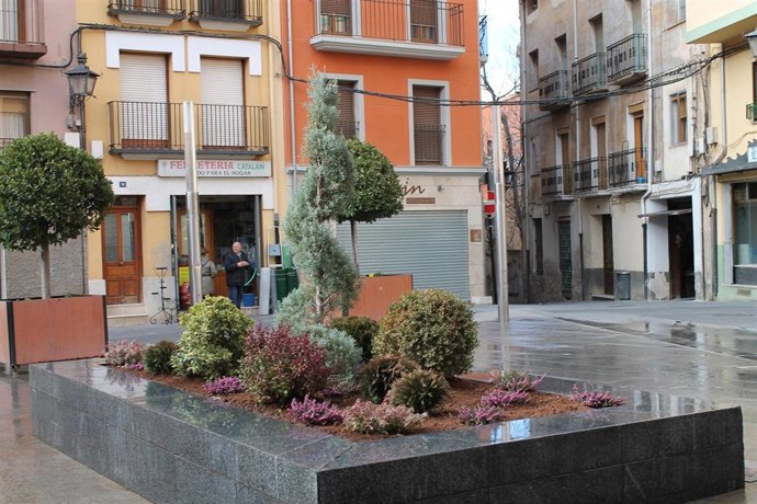 Jardinera que sustituye a la fuente en la Plaza de la Juedría de Teruel