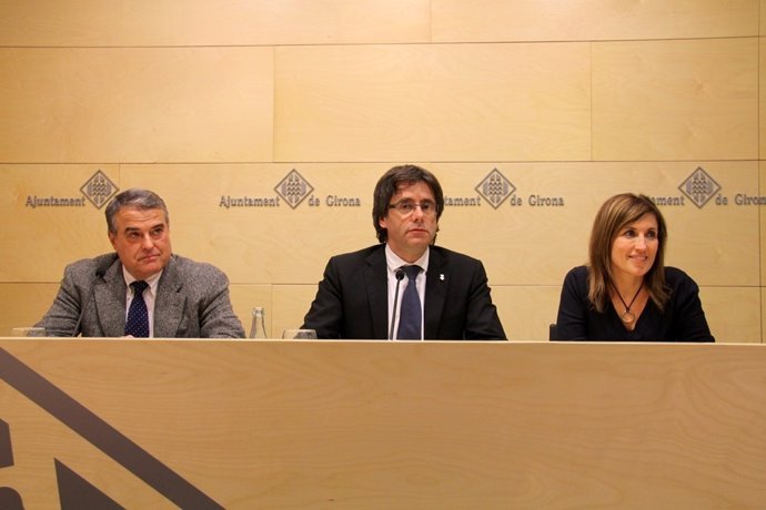 Lluís Pau, Carles Puigdemont y Maria Àngels Planas