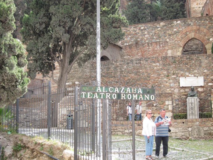 Turistas En Málaga Capital