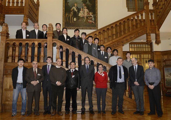 El alcalde con los expertos de la Unión Internacional de Telecomunicaciones